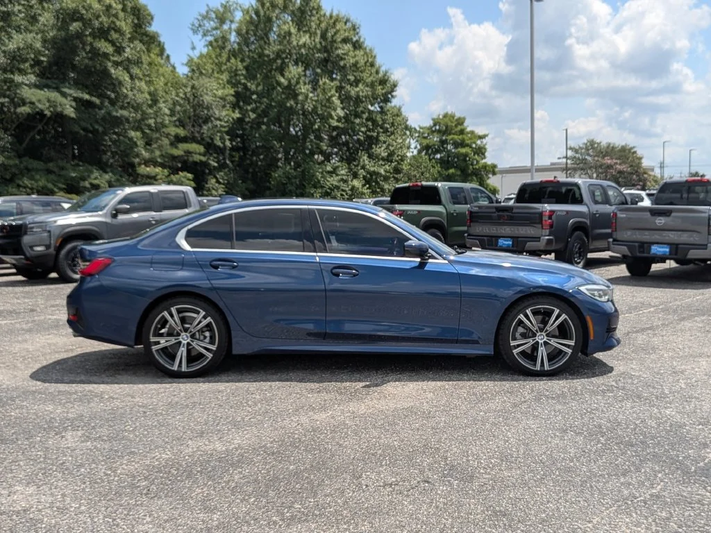 Used 2021 Blue BMW 330i image 6