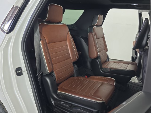 Used 2024 White Frost Tricoat GMC Denali Ultimate image 31