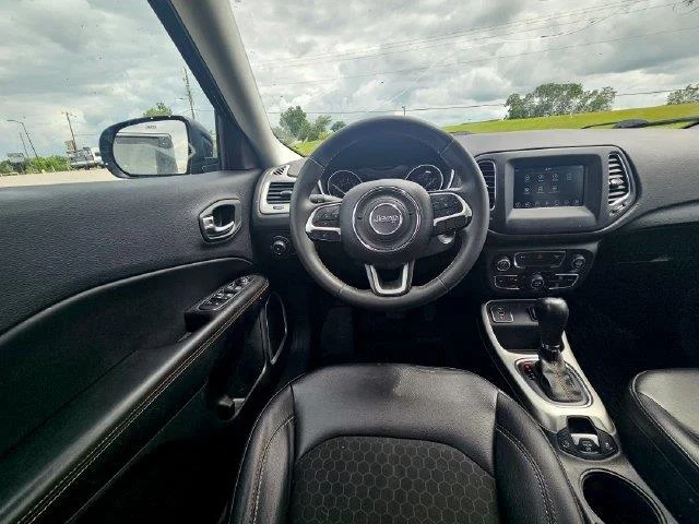 Used 2021 Blue Jeep Latitude image 13