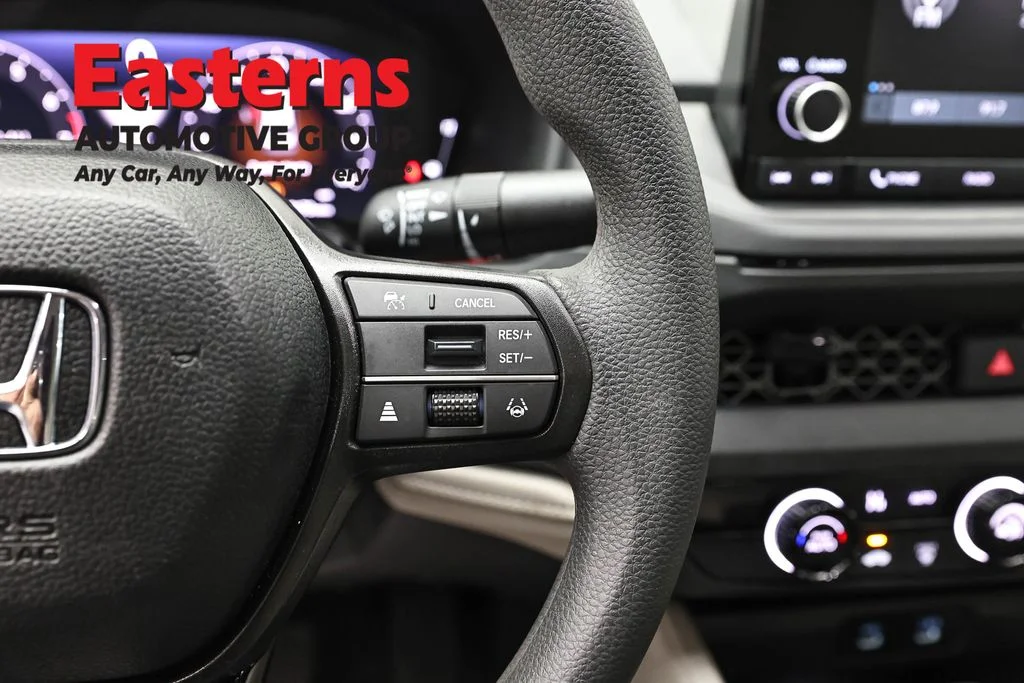 Used 2025 White Honda LX image 16