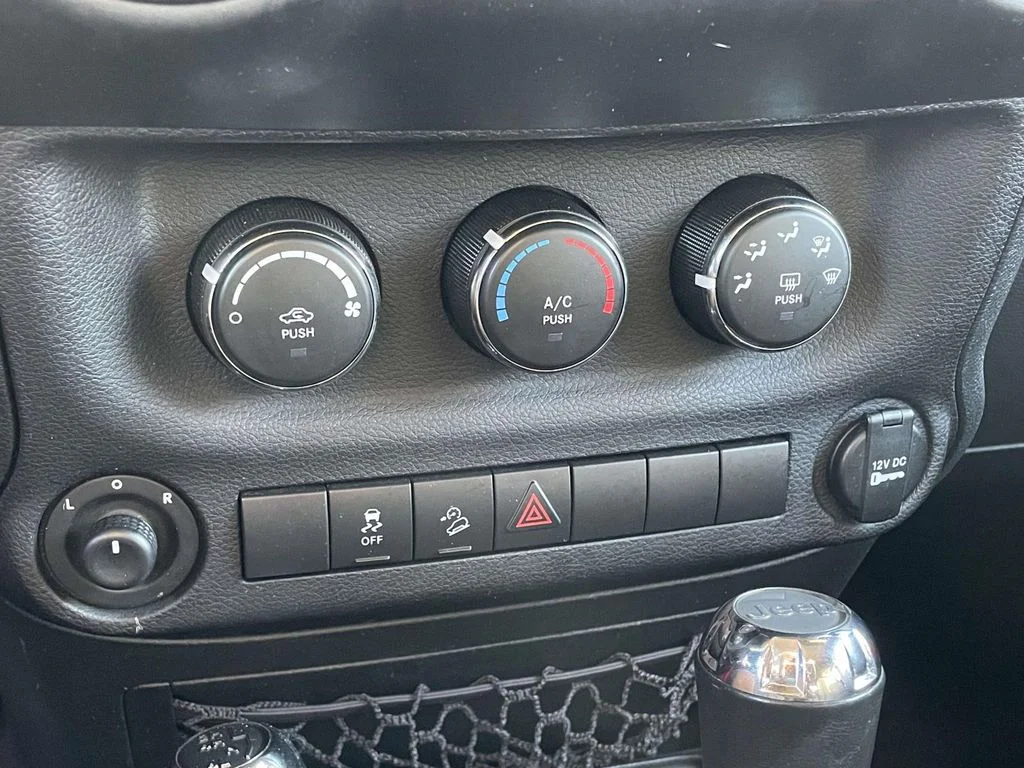 Used 2018 Firecracker Red Clearcoat Jeep Sport S image 17