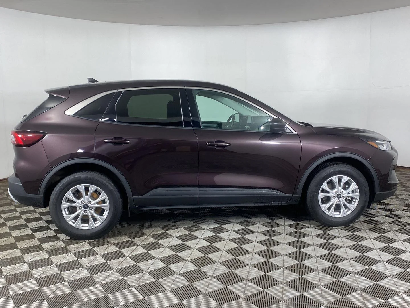 Used 2023 Cinnabar Red Ford Active image 24
