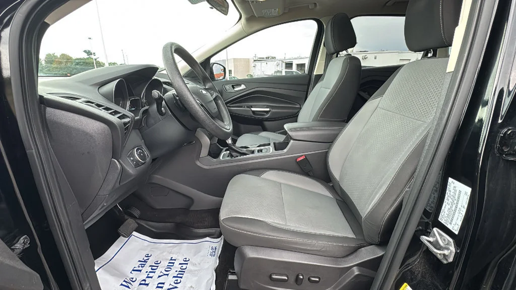 Used 2017 White Ford SE image 6