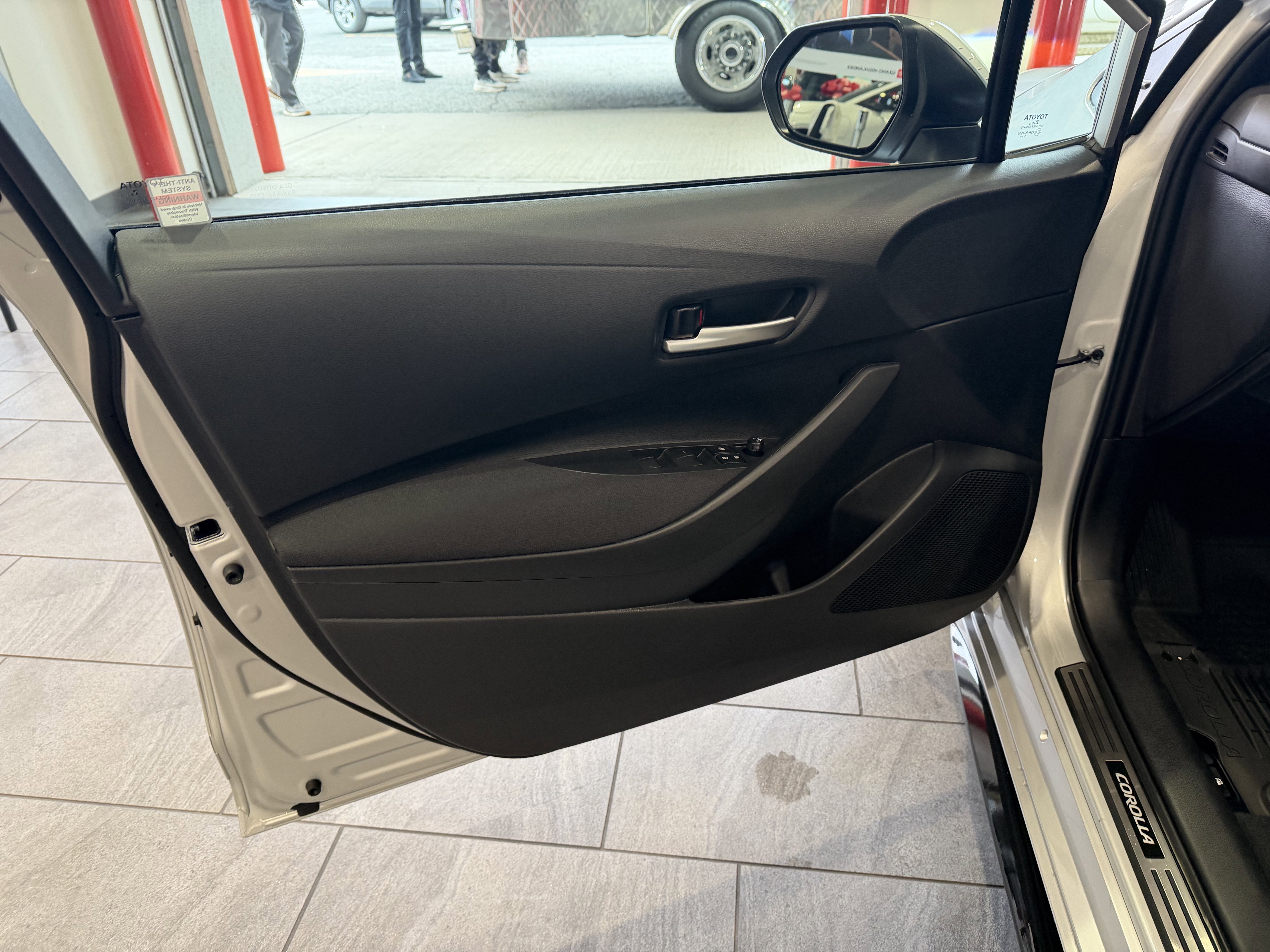2026 Toyota Corolla SE - Photo 29