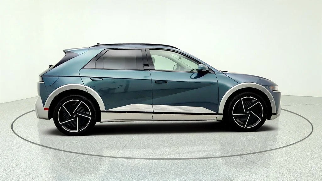 Used 2025 Digital Teal Hyundai Limited AWD image 4