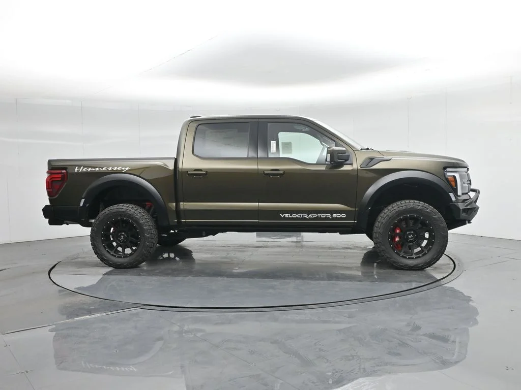 New 2025 Shelter Green Ford Raptor image 29