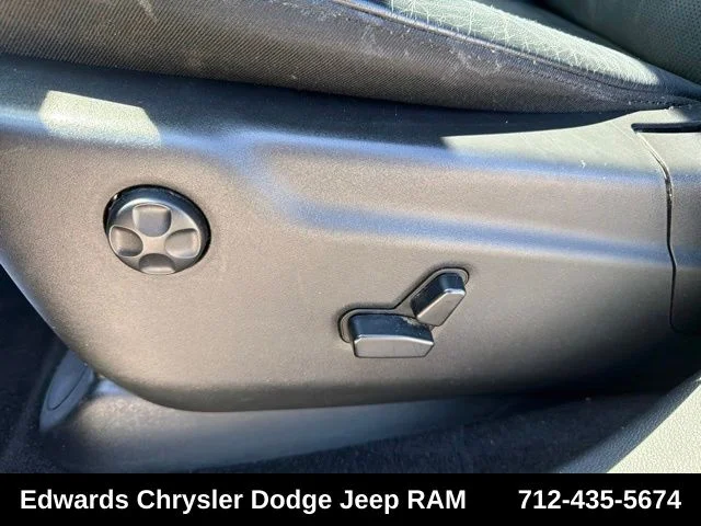 Used 2019 Gray Jeep Altitude image 14