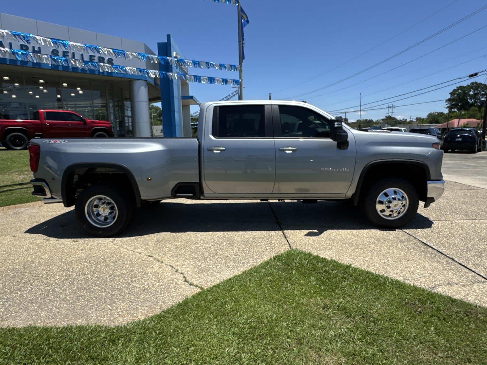 2026 Chevrolet Silverado 3500 HD LT - Photo 6