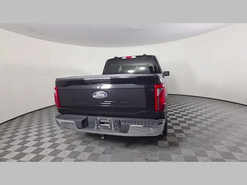 Used 2025 Black Metallic Ford XLT image 43