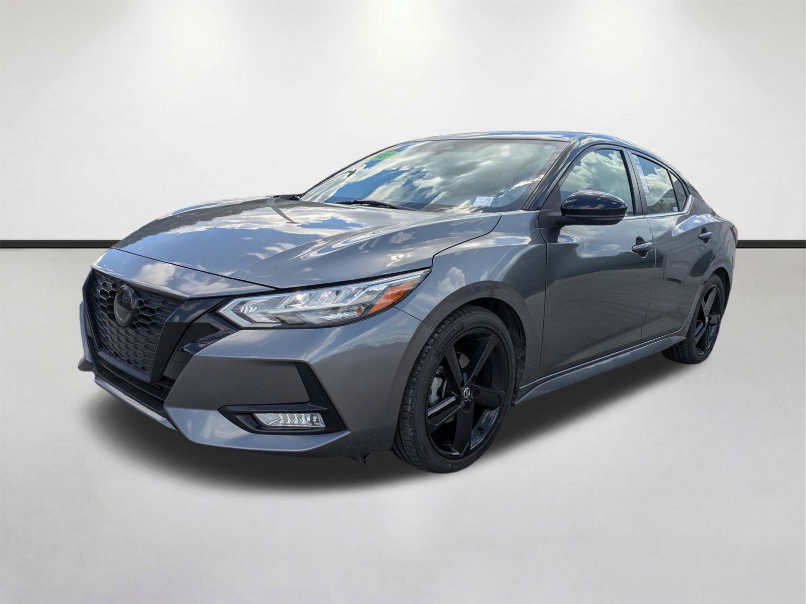 Used 2023 Gun Metallic/Super Black Nissan SR image 9