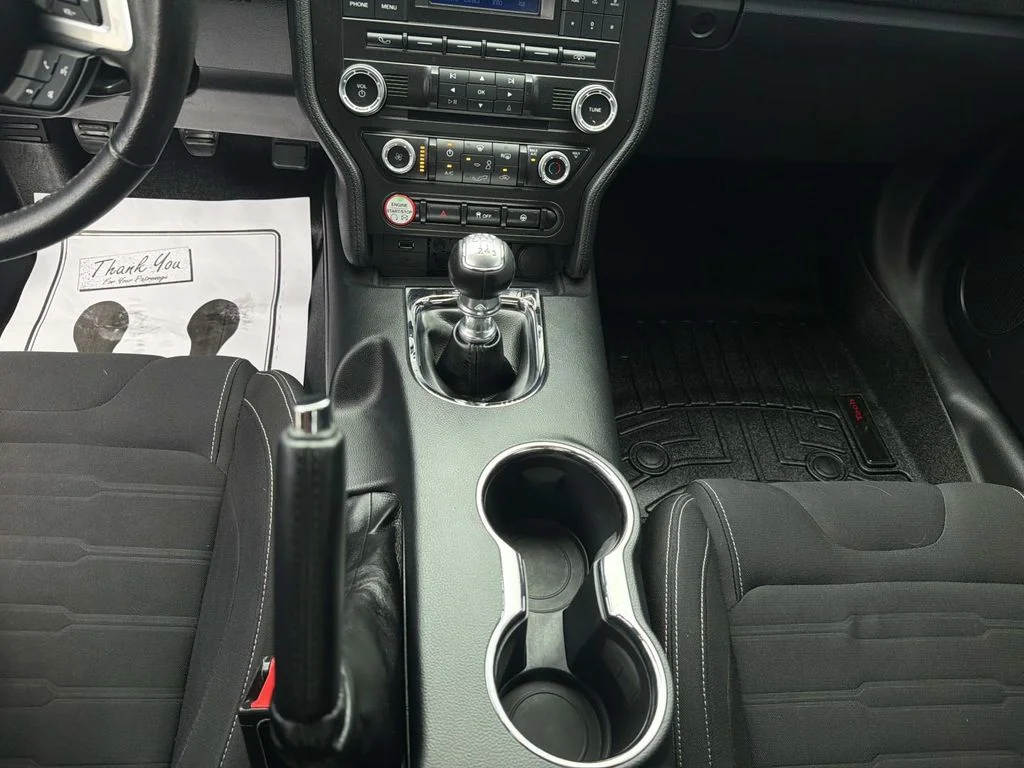 Used 2015 Black Ford GT image 23