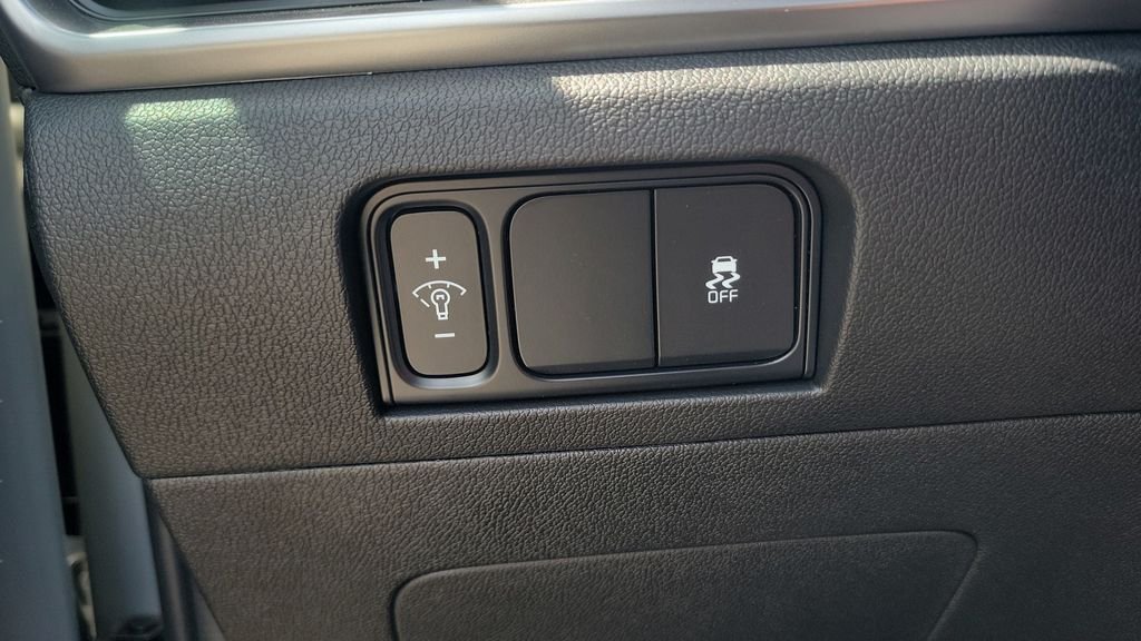 New 2026 Ivory Silver Kia LX image 16