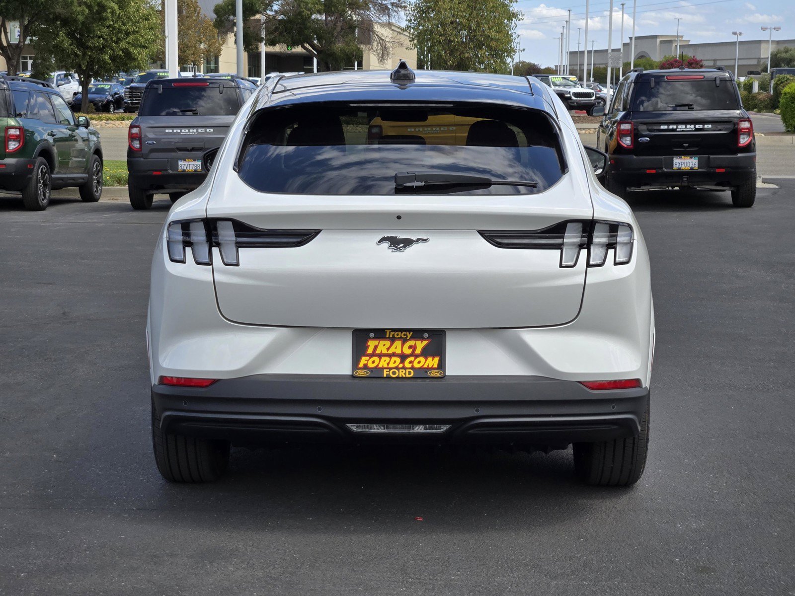 New 2026 Star White Metallic Tri-coat Ford Premium image 5