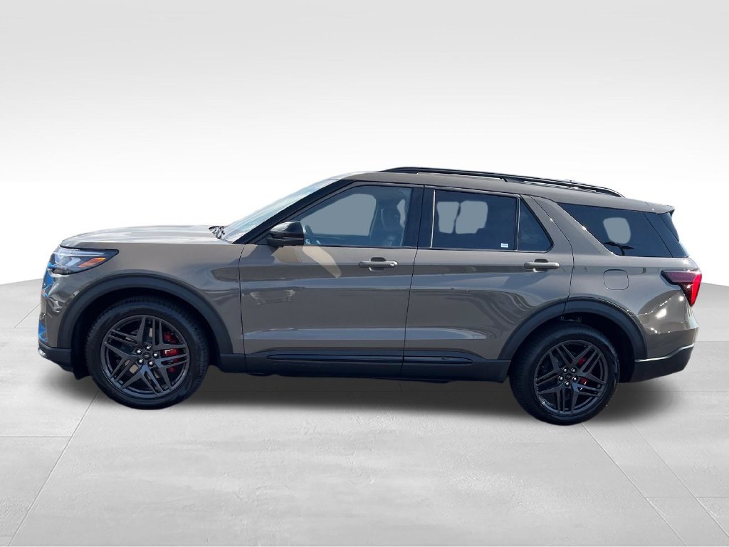 New 2027 Marsh Gray Ford ST image 2