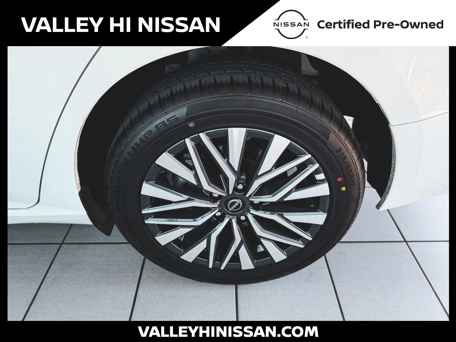 Used 2025 White Nissan 2.5 SV image 11