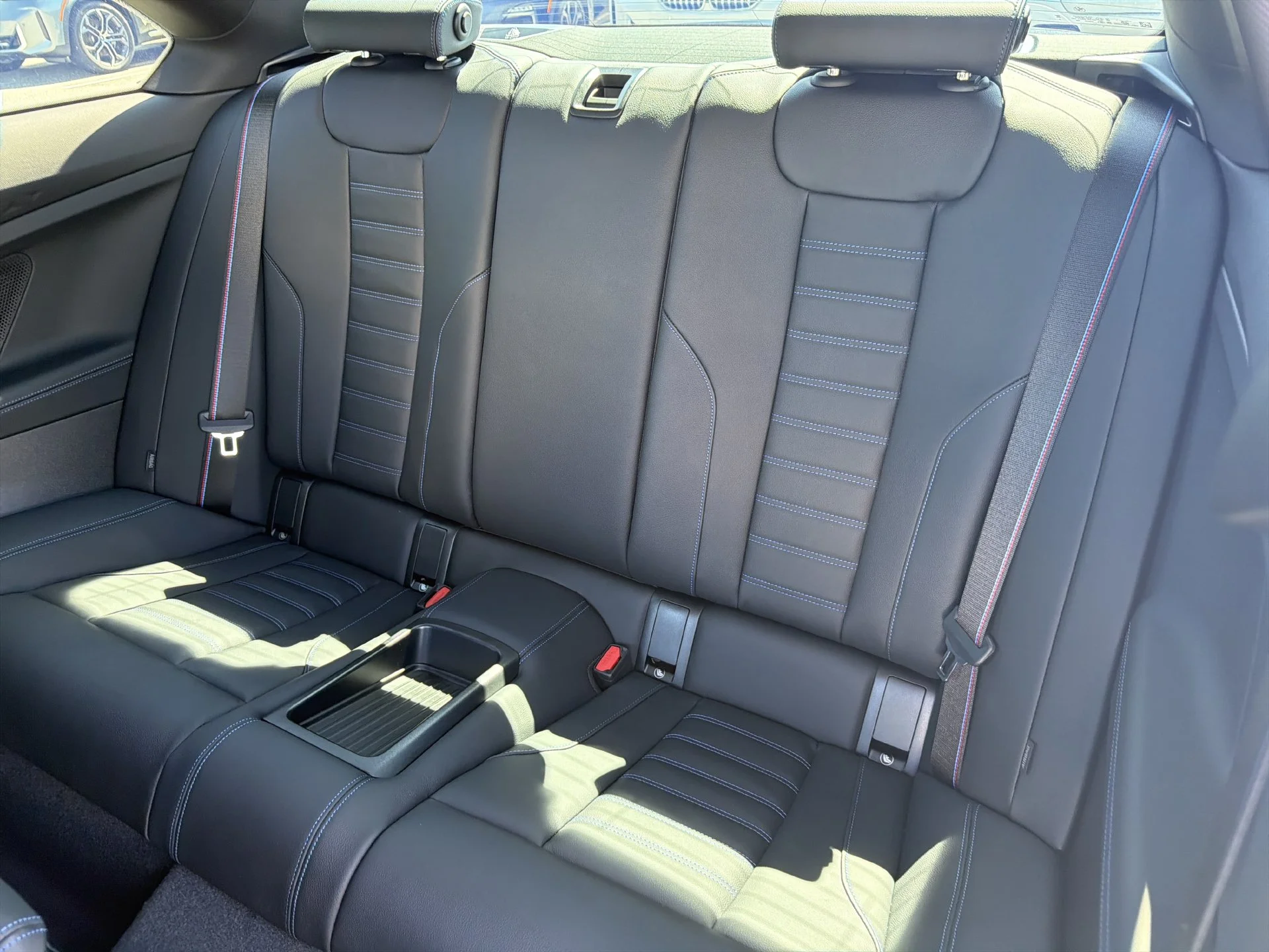 New 2027 Black Sapphire Metallic BMW Base image 16
