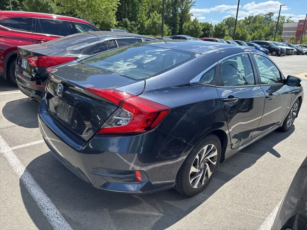 Used 2016  Honda EX image 6
