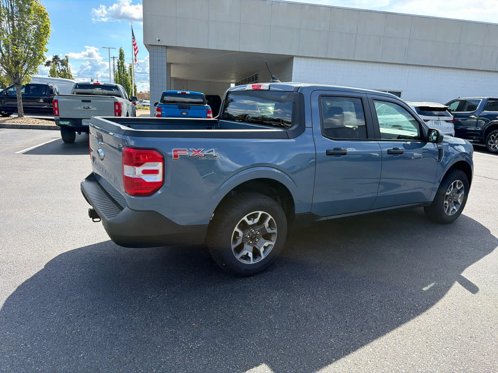 Used 2024 Azure Gray Metallic Tri-Coat Ford XLT image 8