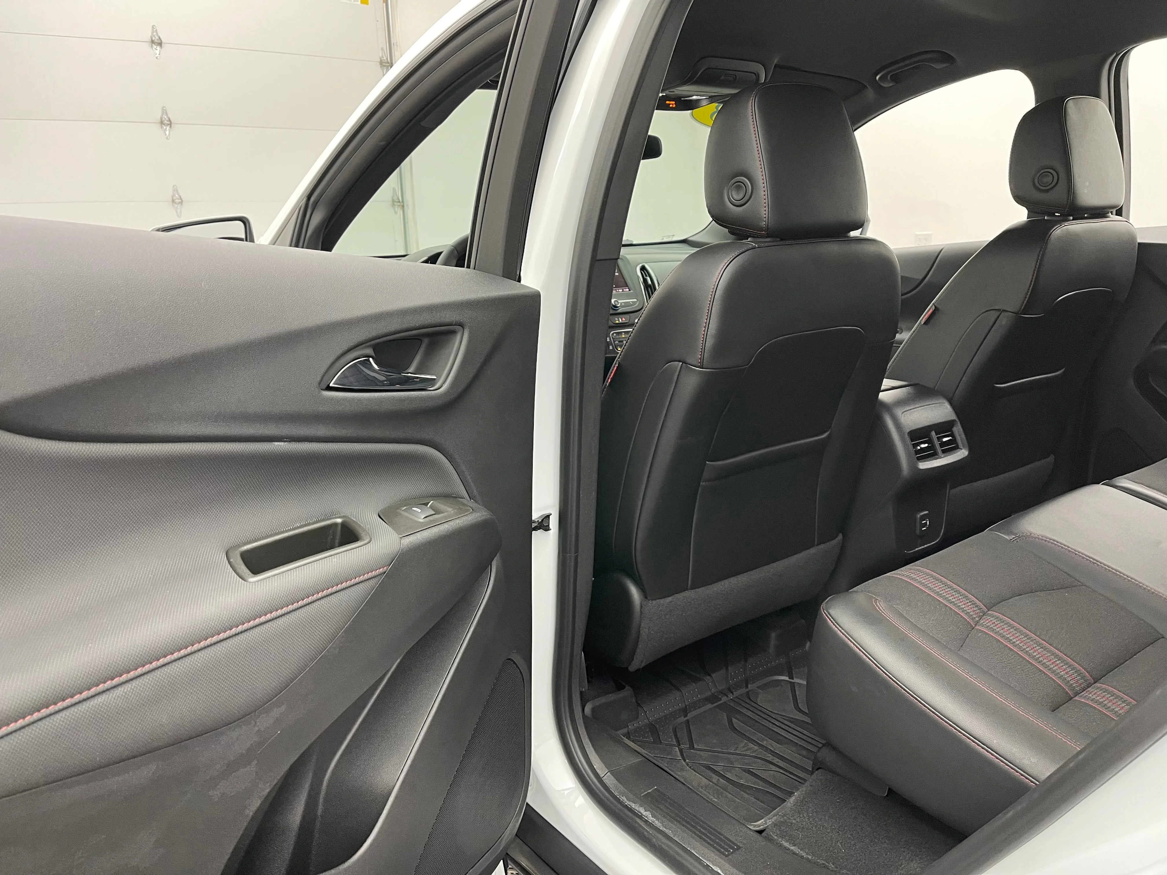 Used 2023 Summit White Chevrolet RS image 35