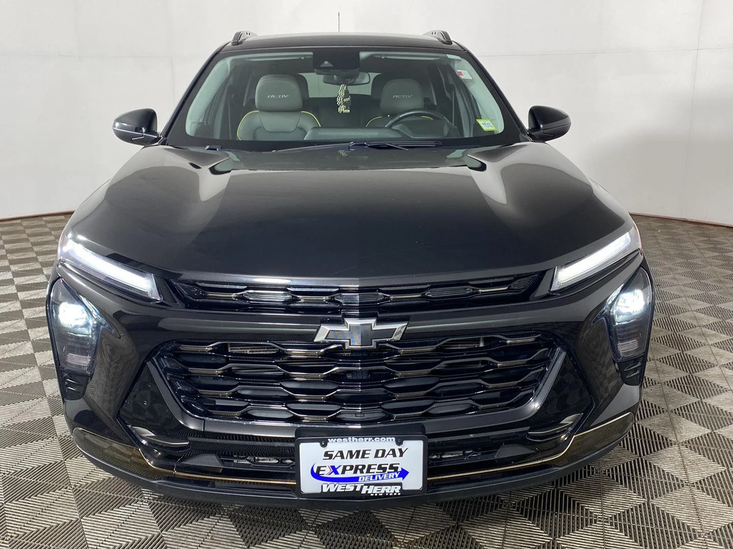 Used 2025 Mosaic Black Metallic Chevrolet ACTIV image 7