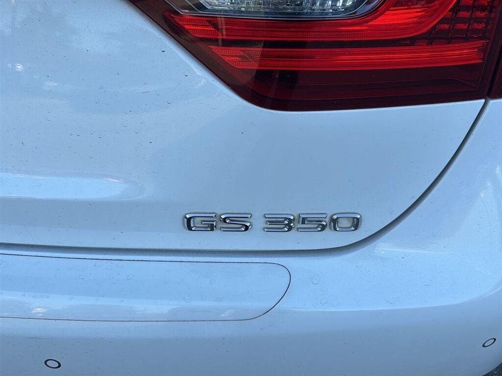 Used 2015 Ultra White Lexus Base image 5