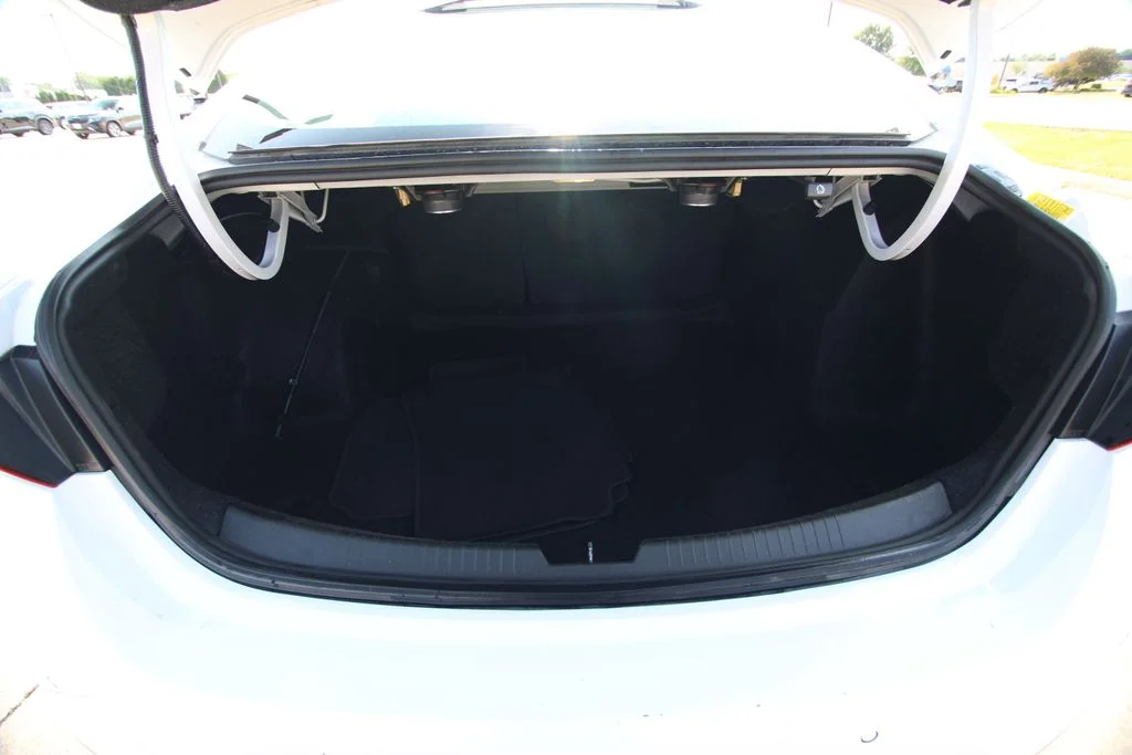 Used 2024 White Chevrolet LT image 17