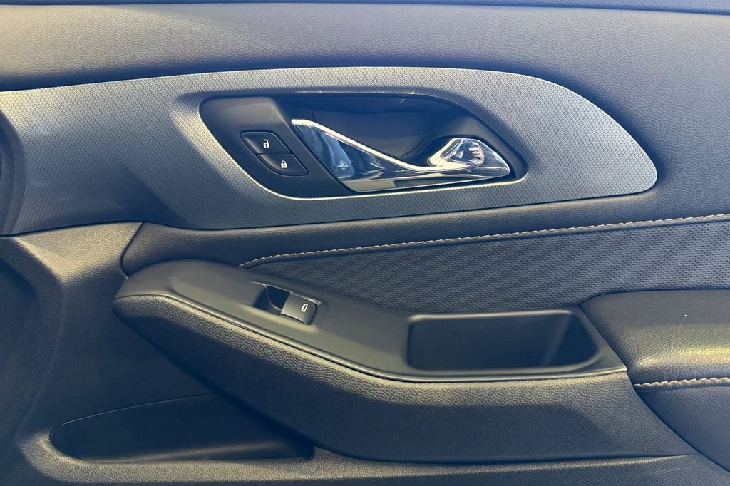 Used 2020 Satin Steel Metallic Chevrolet Premier image 23