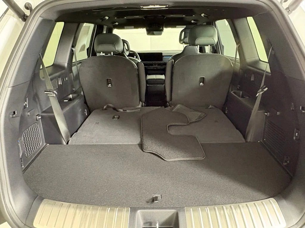 New 2027 Glacial White Pearl Kia X-Line SX image 18