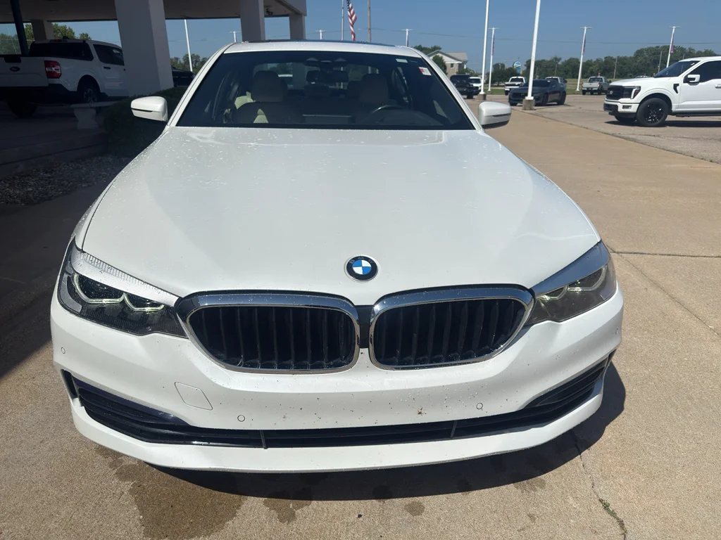 Used 2018 Mineral White Metallic BMW 530i xDrive image 3