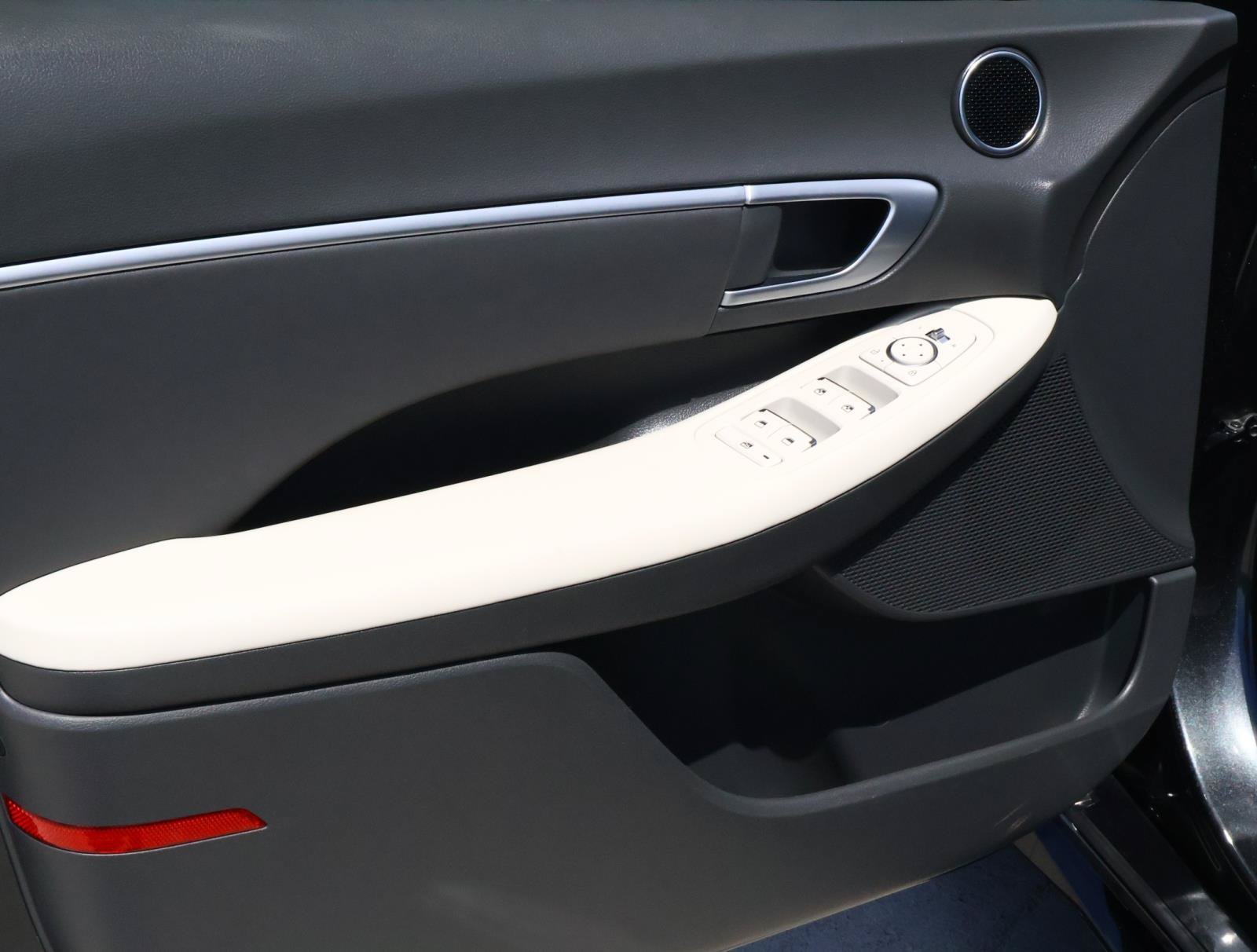 2025 Hyundai Sonata SEL - Photo 15