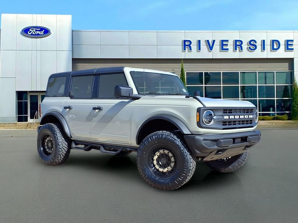 2025 Ford Bronco Base 4x4's photo