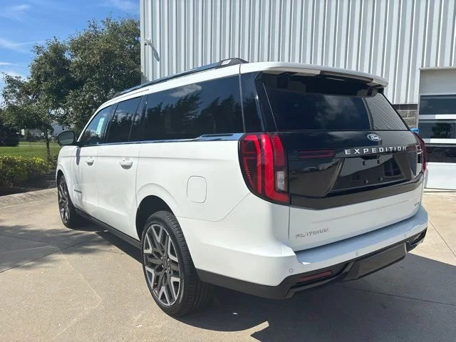 New 2027 Star White Metallic Tri-Coat Ford Platinum image 9