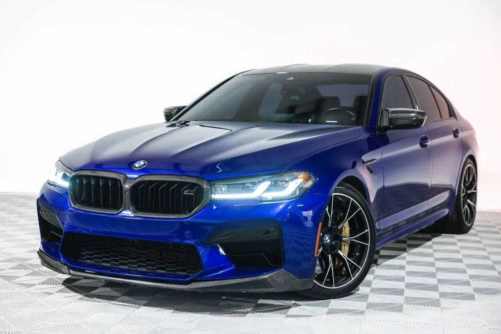 2023 BMW M5 -'s photo