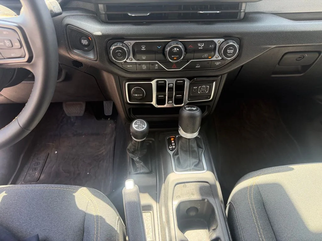 Used 2024 Gray Jeep Sport S image 23