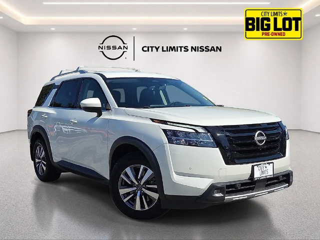 2024 Nissan Pathfinder SL