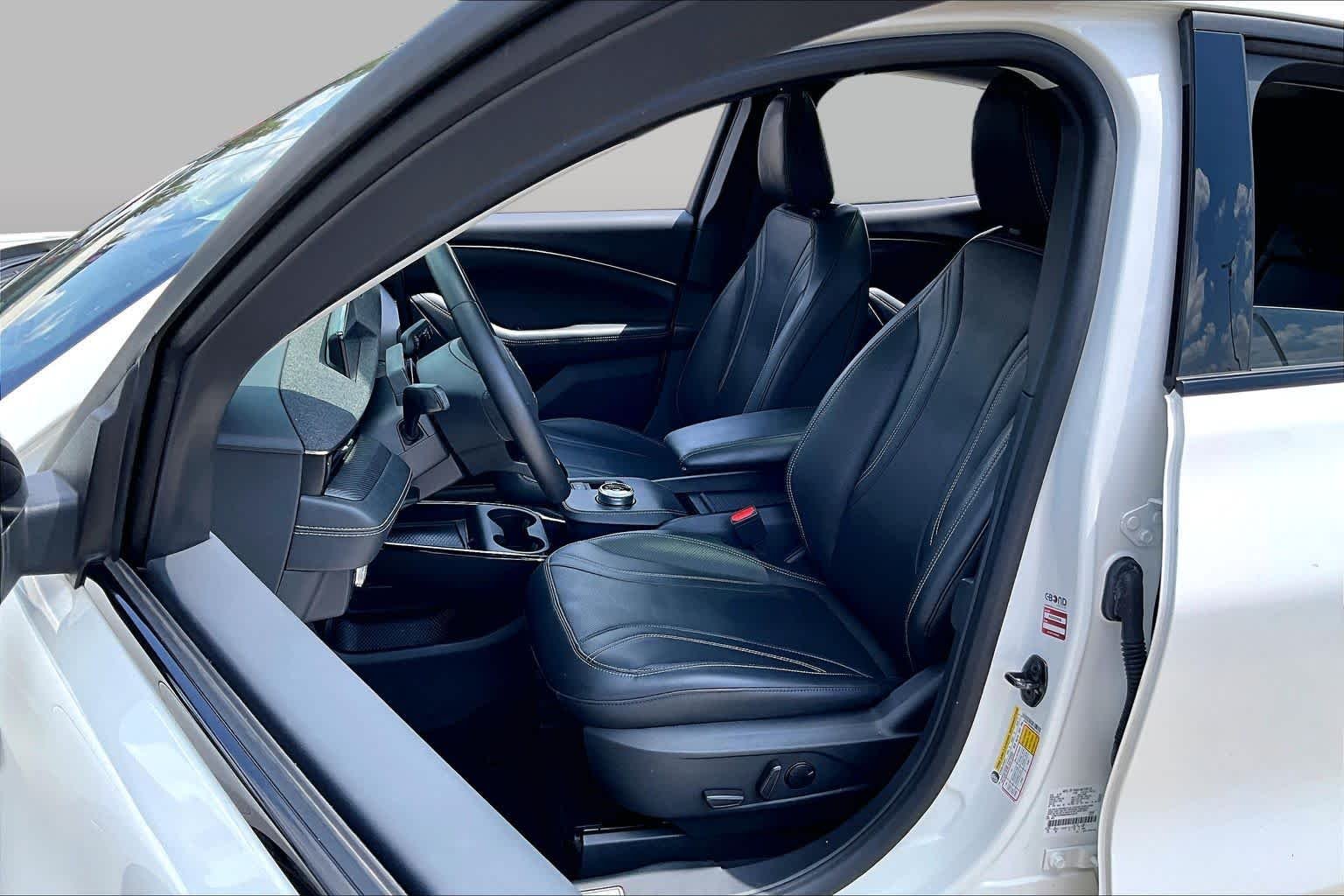 Used 2022 Star White Metallic Tri-Coat Ford Premium image 6