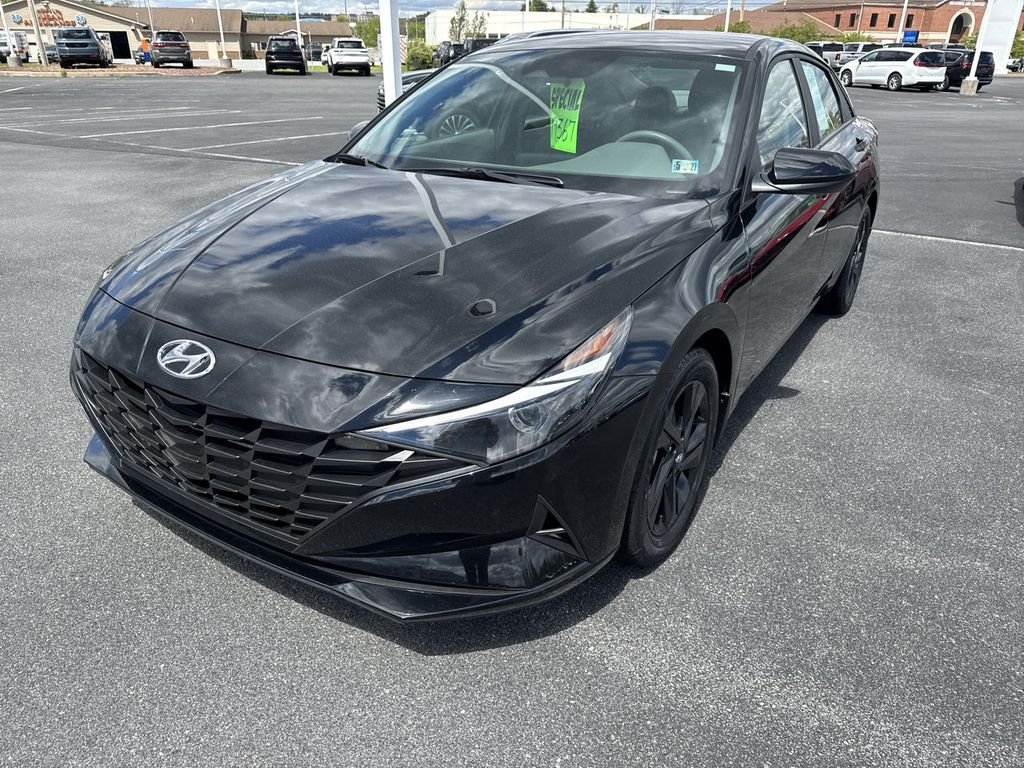 Certified Used 2023 Black Hyundai SEL image 4