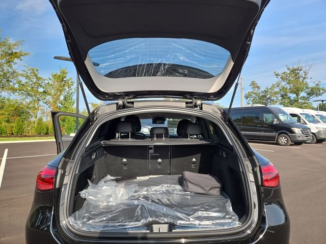 New 2025 Black Mercedes-Benz GLC350 image 29