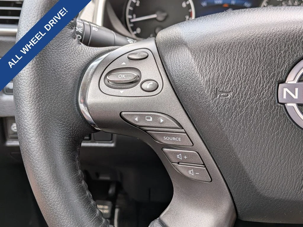 Used 2023 Blue Nissan SL image 16