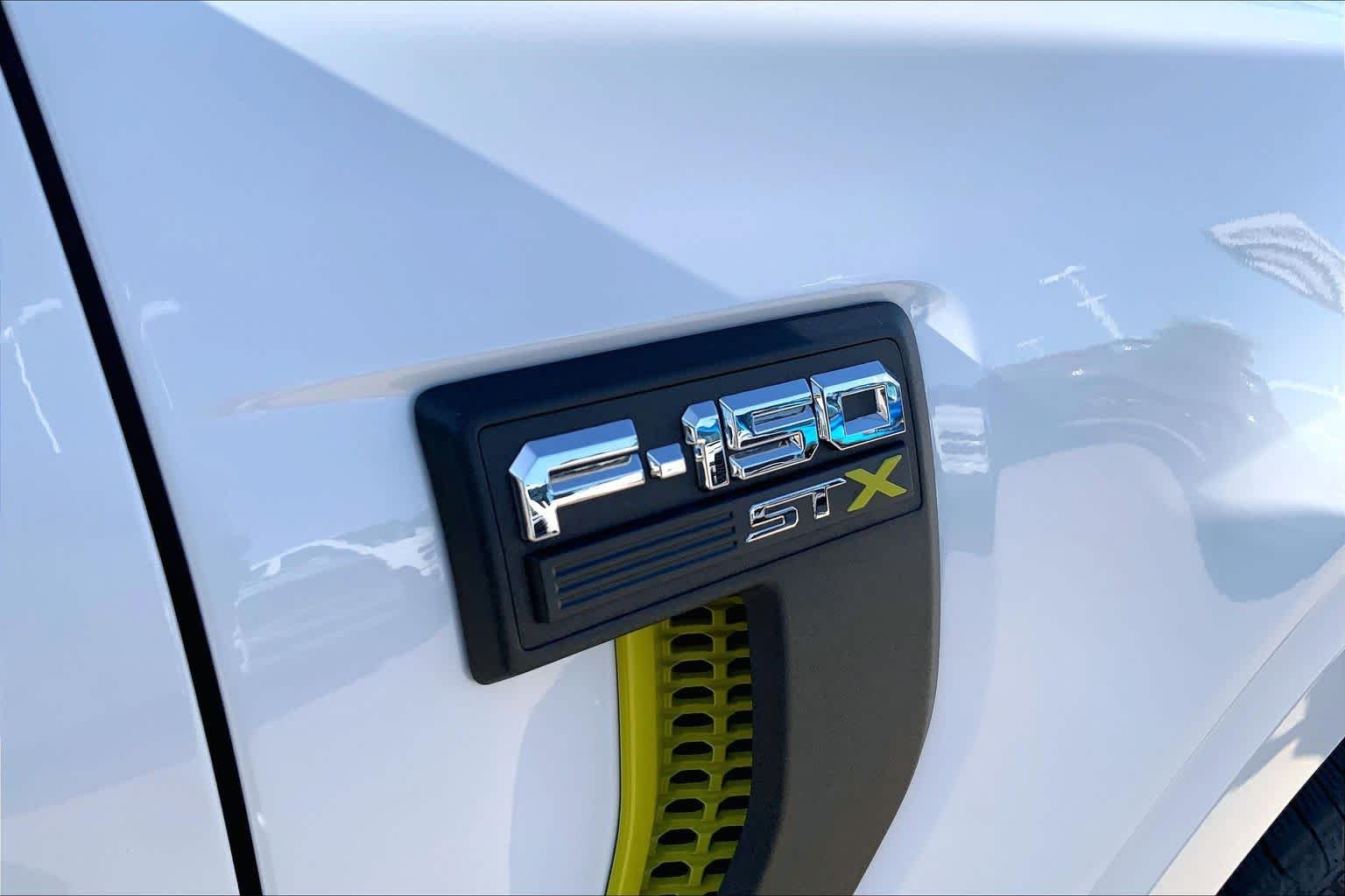 Used 2025 Oxford White Ford STX image 30