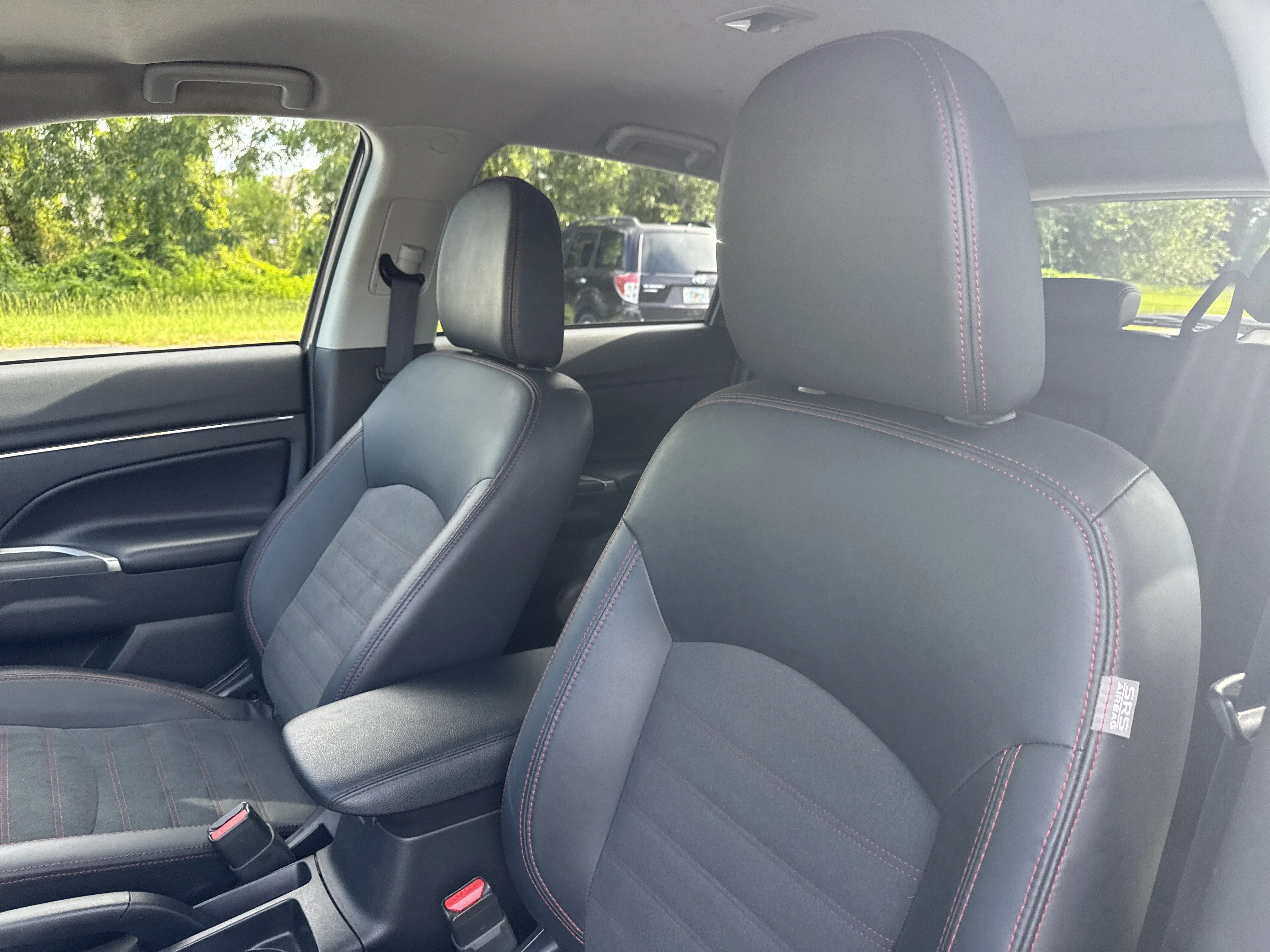 Used 2025  Mitsubishi 2.0 ES image 14