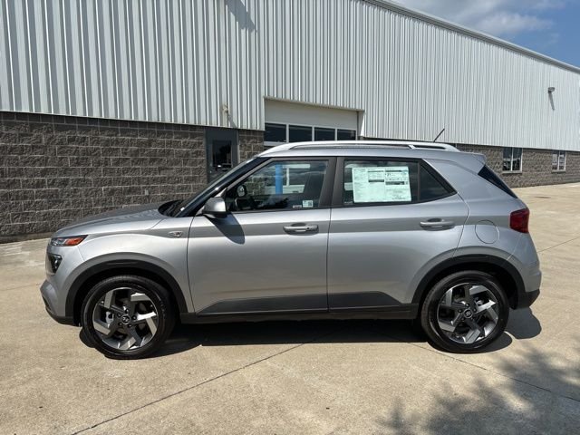 New 2025 Shimmering Silver Hyundai SEL image 9