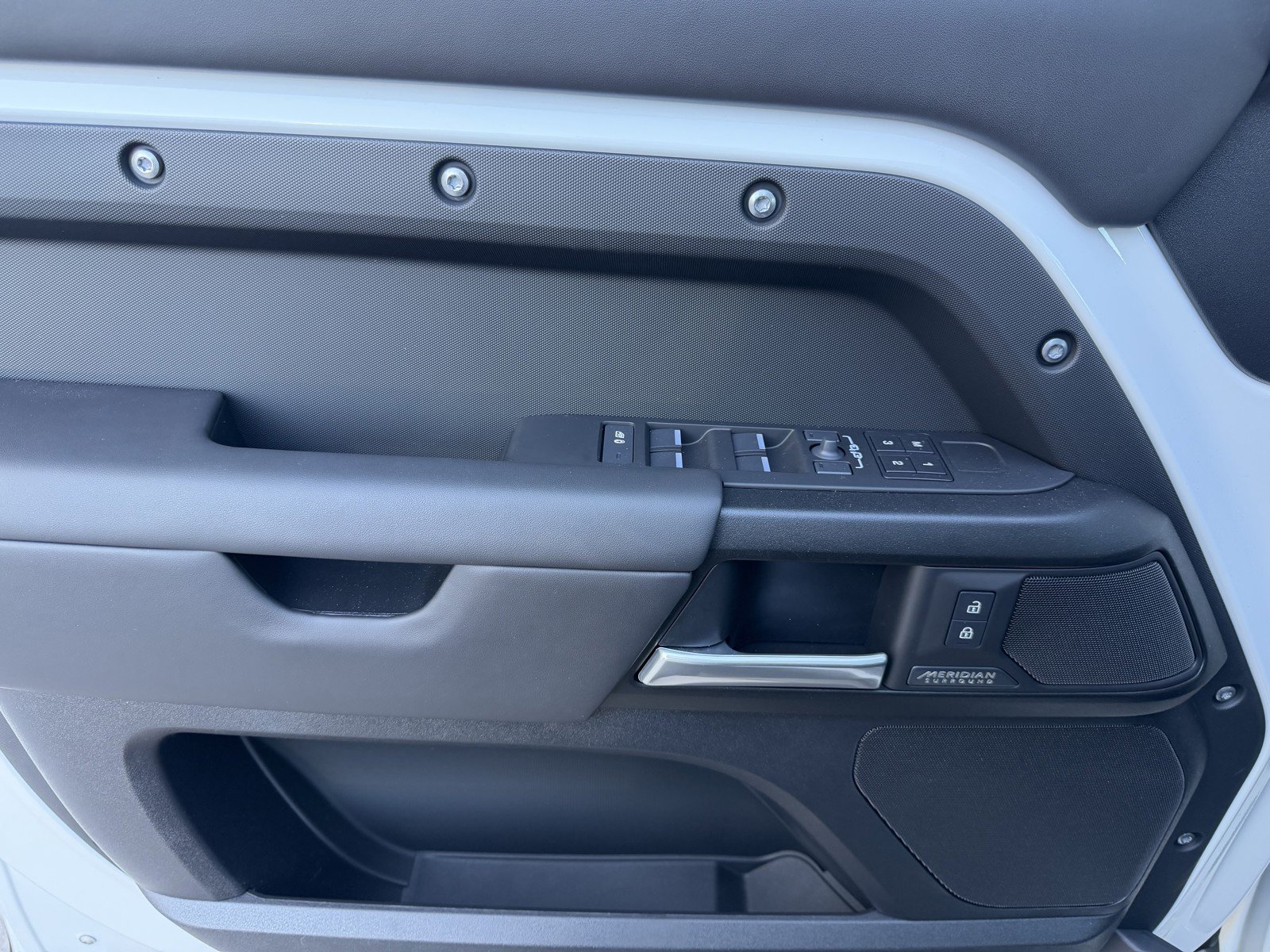 2026 Land Rover Defender V8 - Photo 24