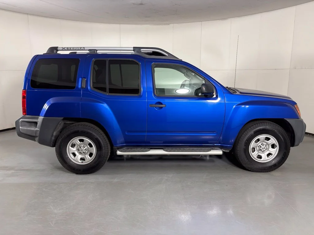 Used 2014 Blue Nissan X image 9