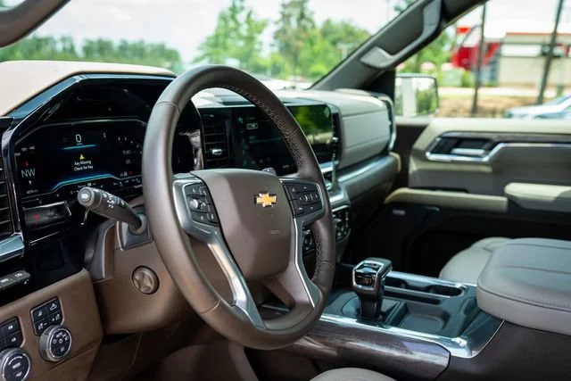 Used 2024 Summit White Chevrolet LTZ image 33
