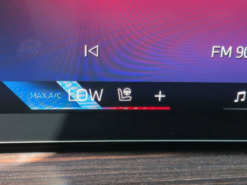 New 2026 Alpine White BMW xDrive40i image 24