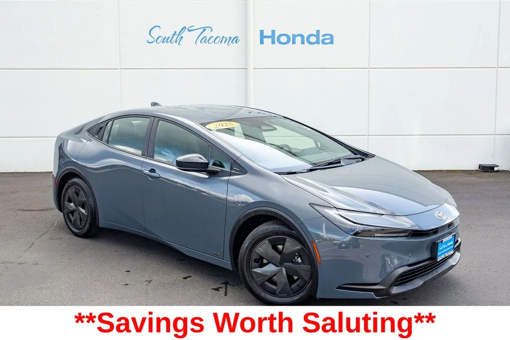 2025 Toyota Prius LE AWD's photo