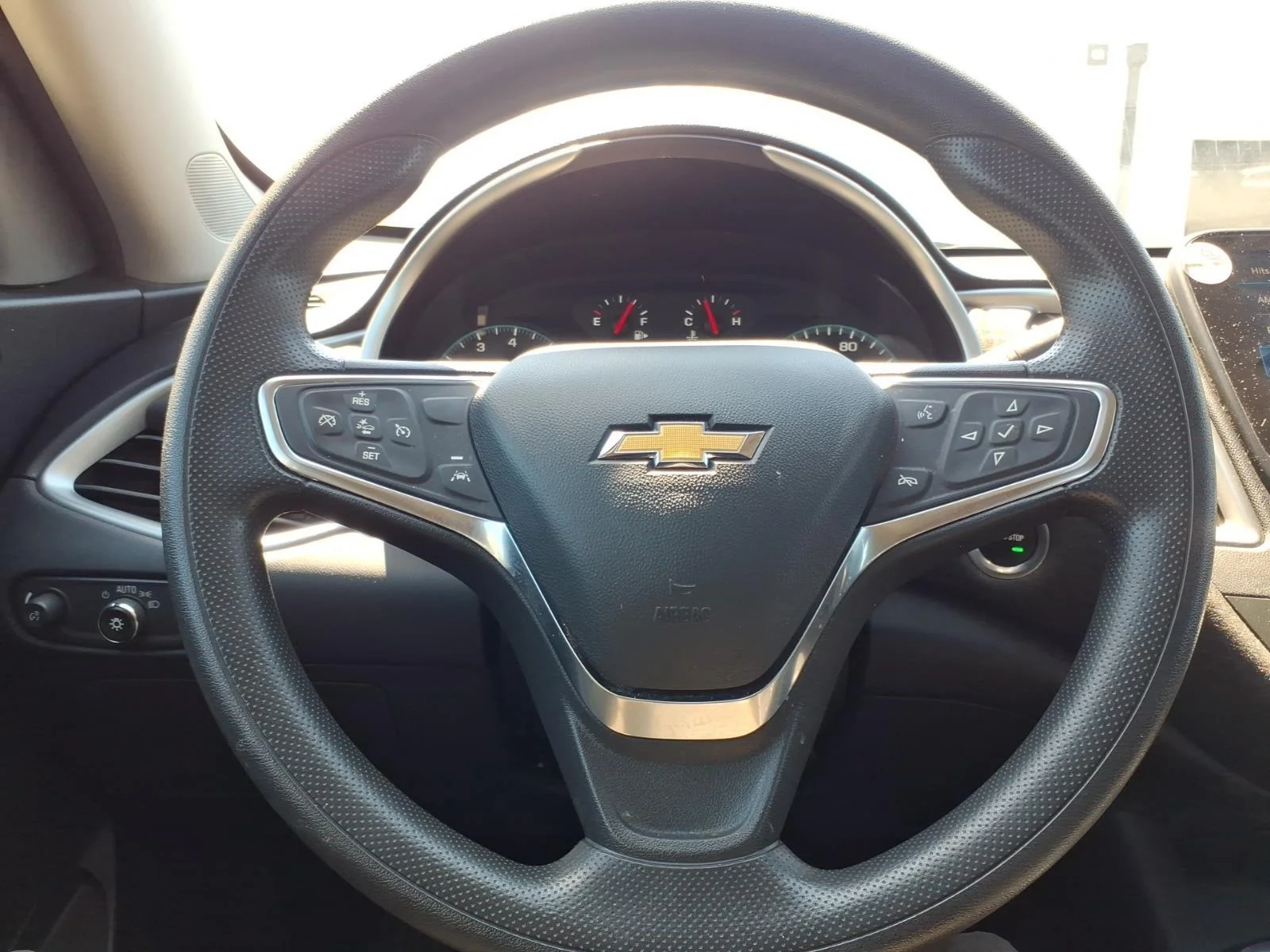 Used 2025 Mosaic Black Metallic Chevrolet LT image 25