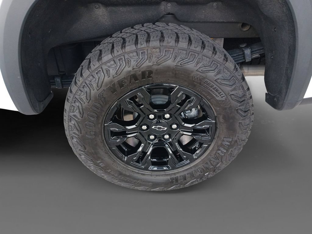 Used 2025 Summit White Chevrolet ZR2 image 8