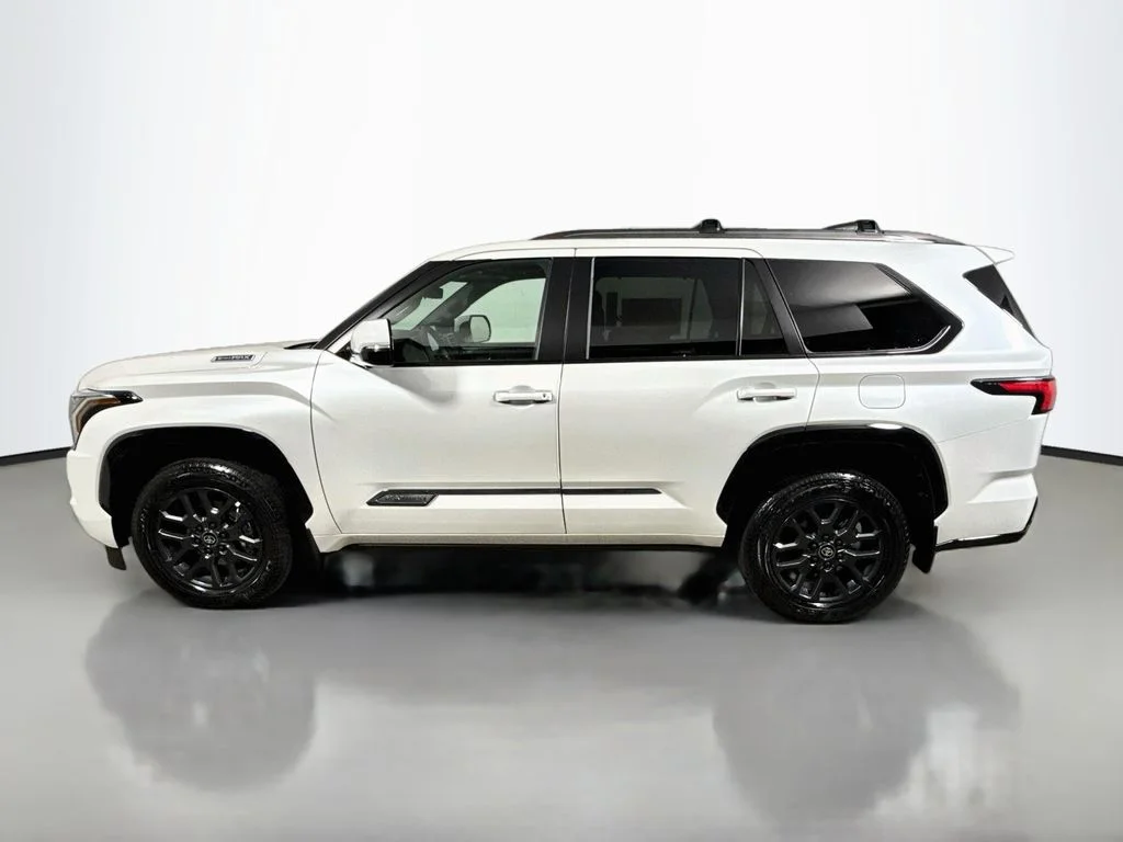 New 2026 Wind Chill Pearl Toyota Platinum image 4
